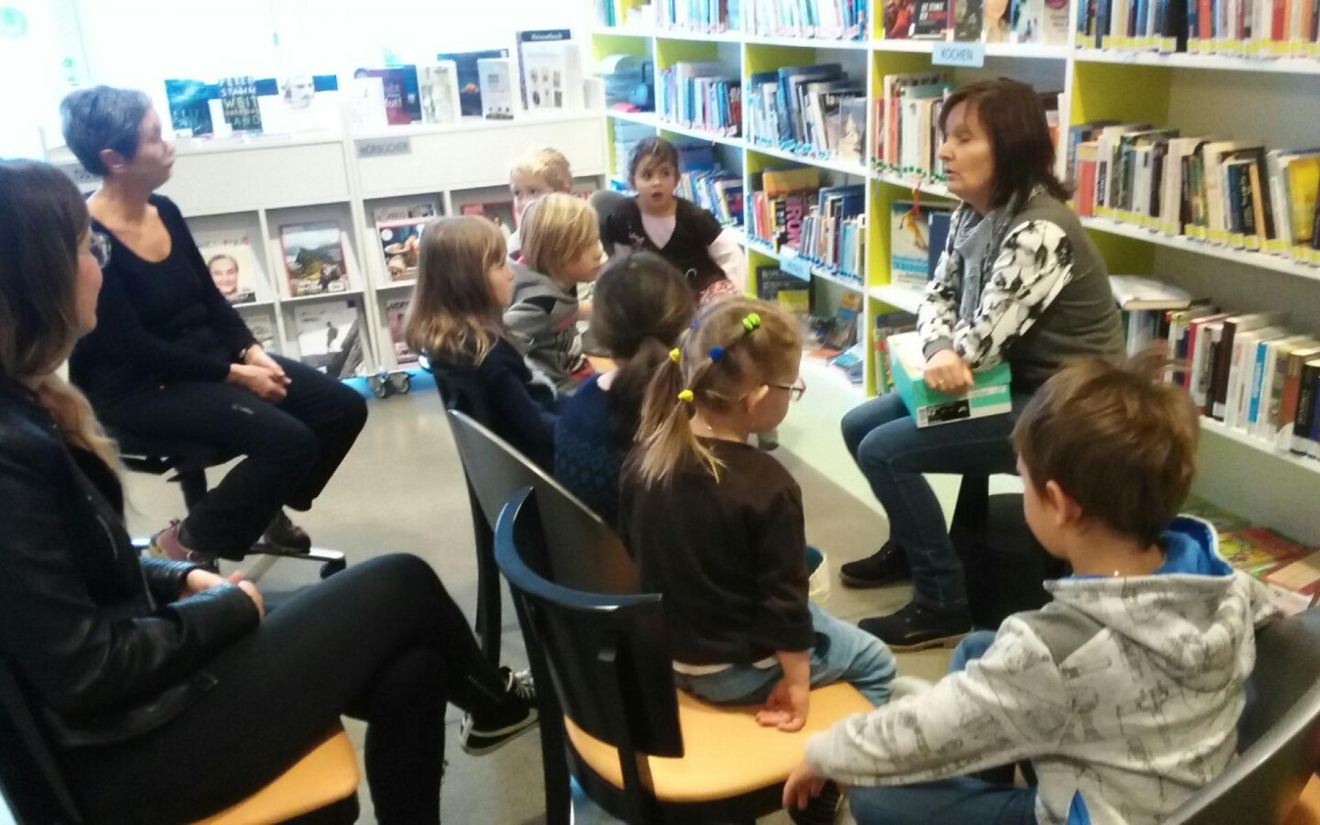 Vorlesen für die Kindergartenkinder