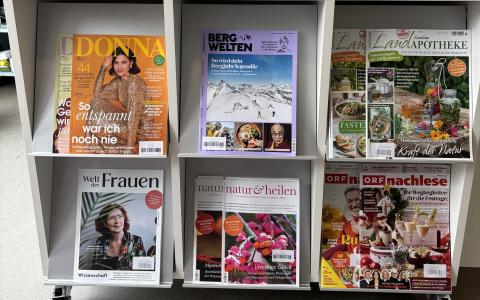 Ansicht des Zeitschriftenregals